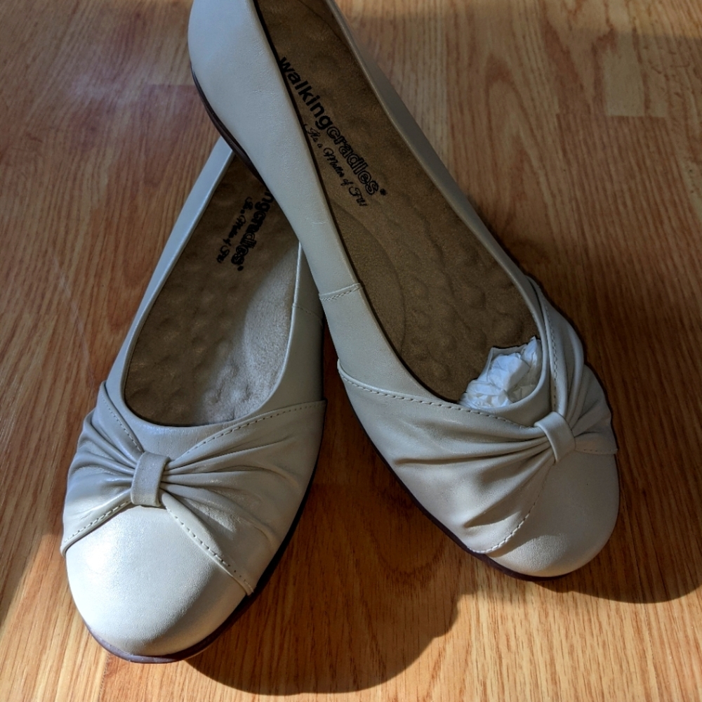 Walking Cradles Baker flats (Bone) size 8.5 W